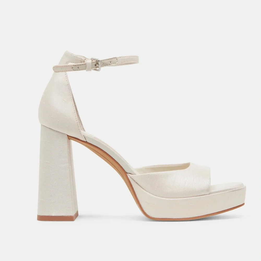 Dolce Vita Cream Platform Heels - Picture 3 of 4